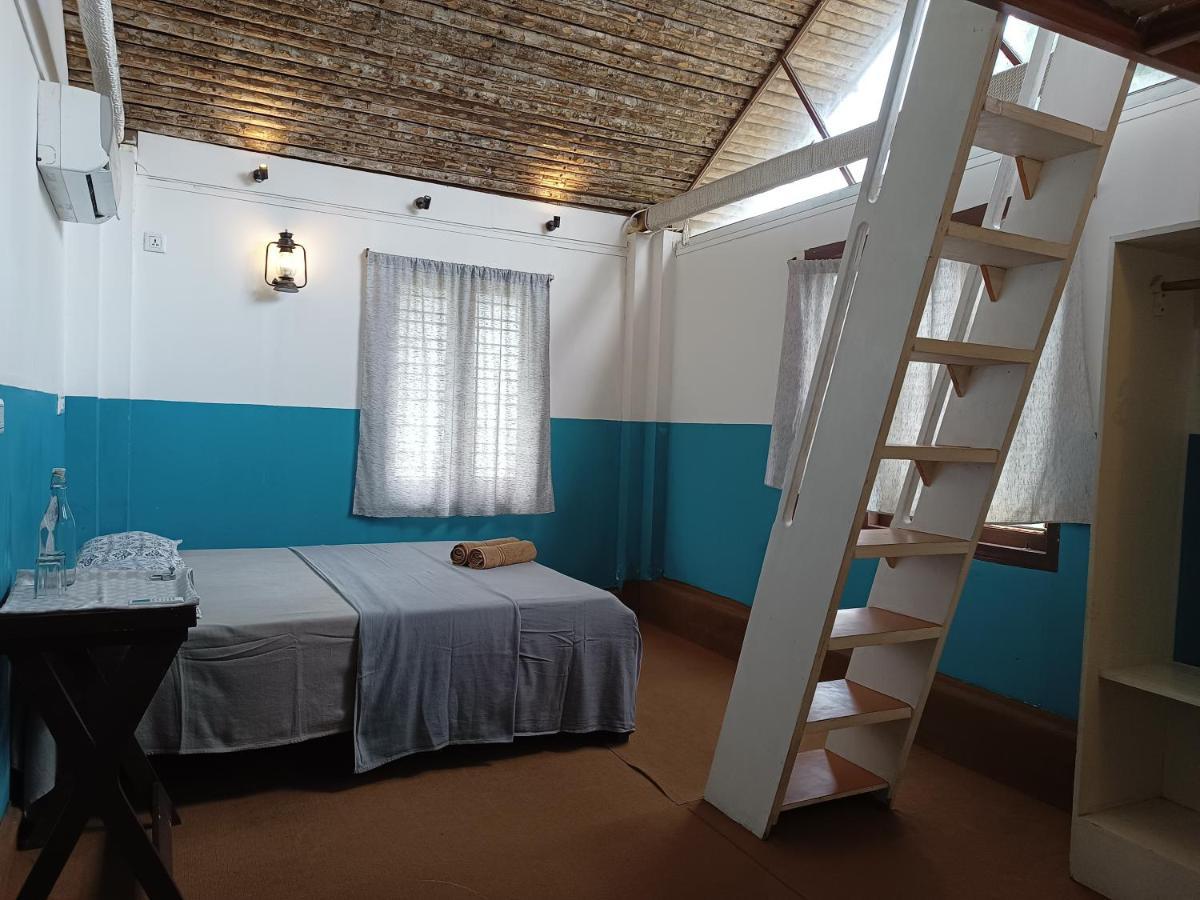 Hostel Calaila Varkala Exteriér fotografie